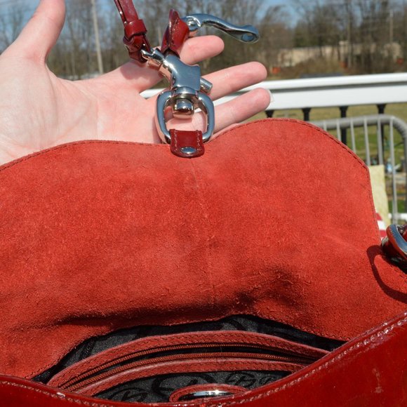 Francesco Biasia ruby red patent leather purse with suede interior front flap - Picture 9 of 11